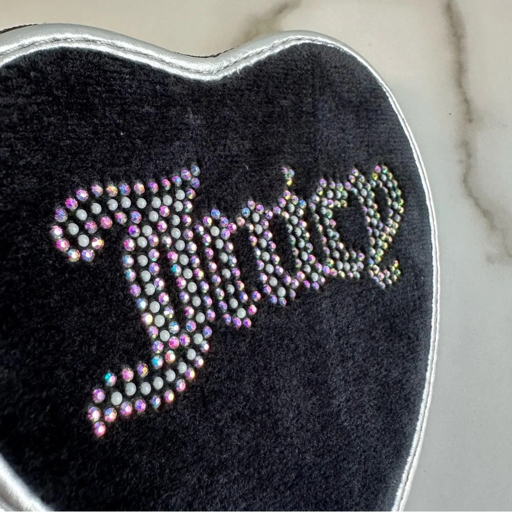 NWT Juicy Couture Black String of Pearls Heart Zip‎ Around Wristlet Coin Purse